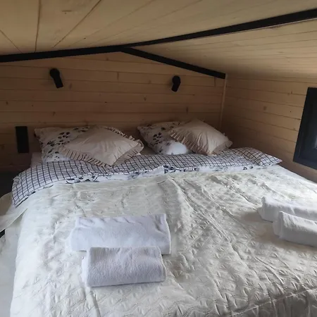 Tiny House Barujec Hébergement de vacances *
