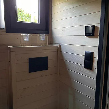 Tiny House Barujec Hébergement de vacances *